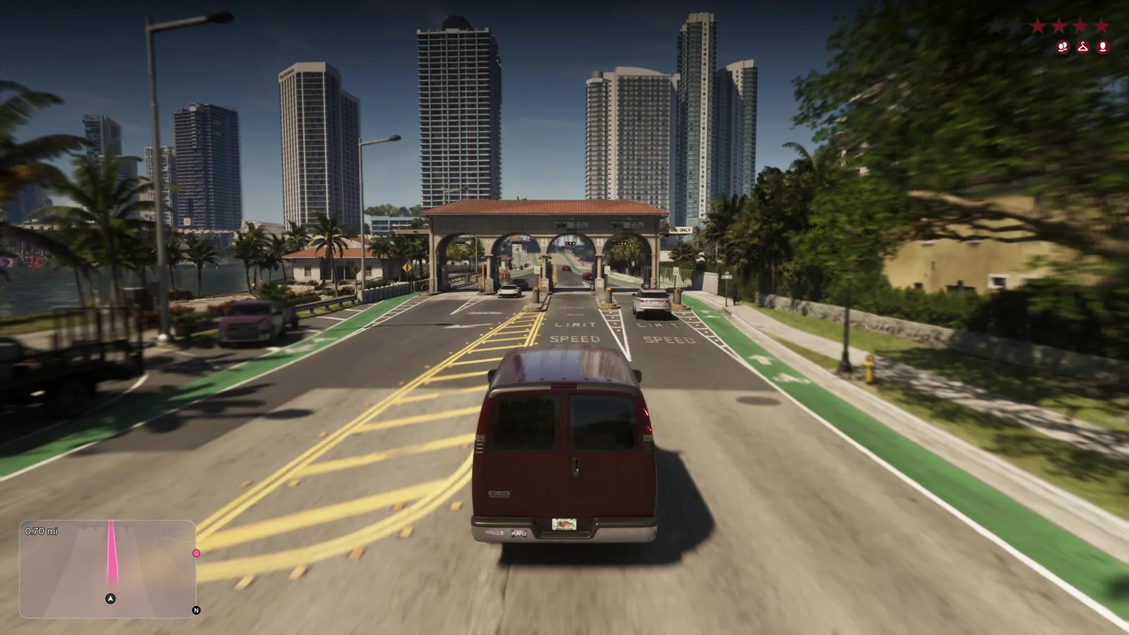 Въезд на дамбу: арка с красной черепицей и велодорожки по бокам — GTA 6