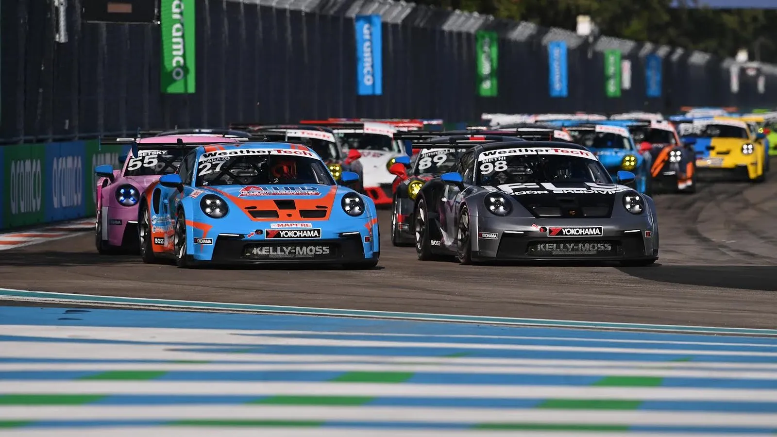 Старт гонки Porsche Sprint Challenge на трассе Гран-при Майами, 2022